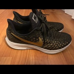 Nike women’s air zoom Pegasus running shoes